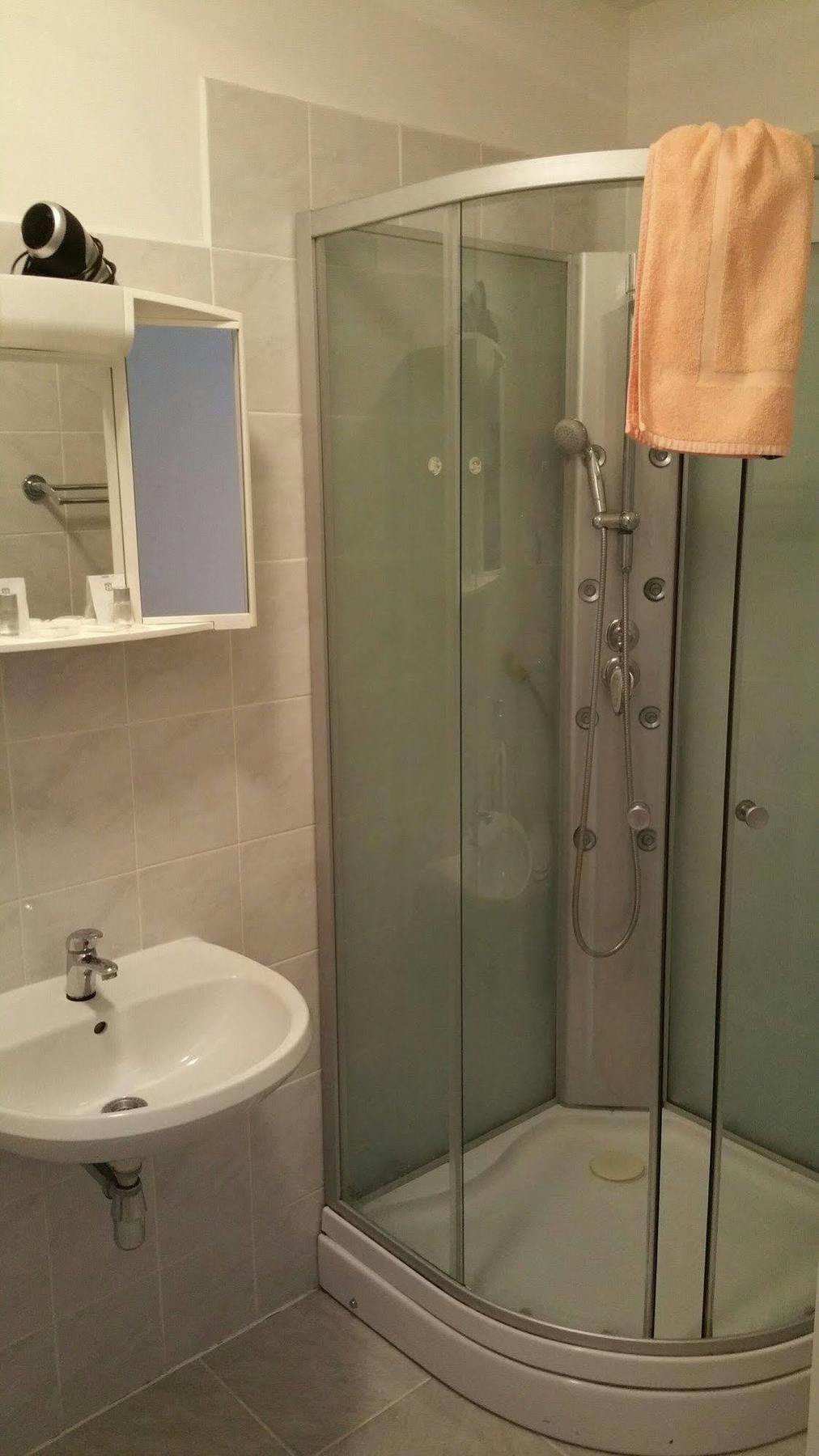 Marien-hof 3*